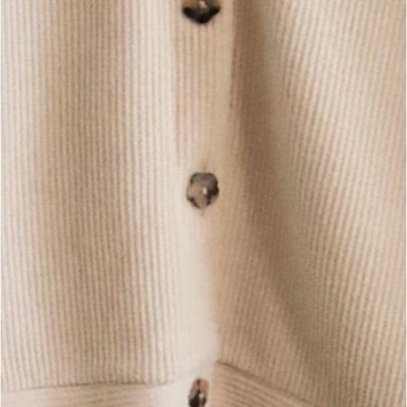 Madewell Ivrory Cardigan Sweater with flower buttons - Picture 4 of 5